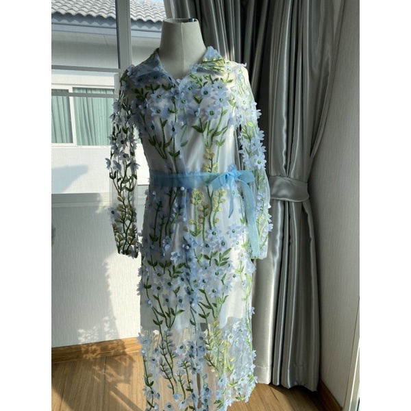 เดรสมีดอกไม้ประดับสีขาวฟ้าJariya brandมือสองSizeS