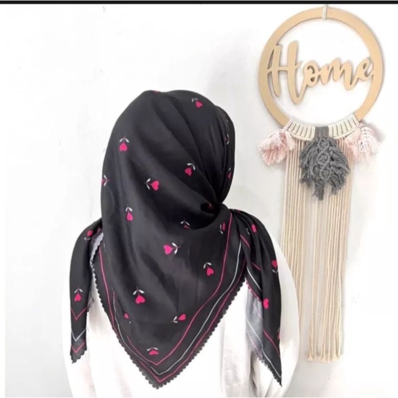 Hitam พรีเมี่ยม BLACK TULIP FLOWER MOTIF RECTANGULAR HIJAB VEIL