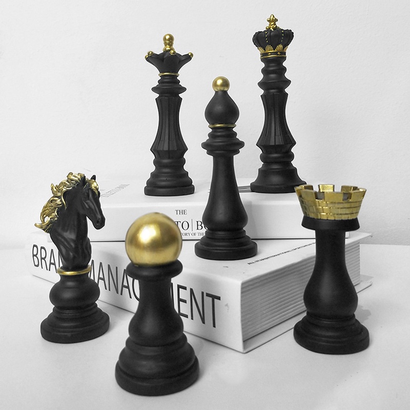 One Set Chess Tabletop Pendulum Ornaments Chess Figurines Retro Home Decor Sculptures Resin Chess Pieces Board Games 16C
