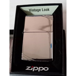 ZIPPO 260 VINTAGE LOOK  HIGH POLISH CHROME สีเงินผิวโครเมี่ยมขัดเงา  ทรงเหลี่ยม ขีดมุม 2ด้านหน้าหลัง ย้อนยุคปี1937