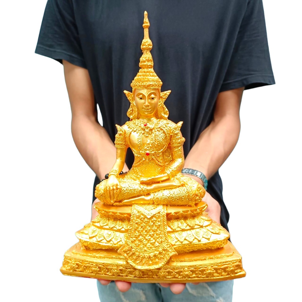 พระศรีอริยเมตไตรย หรือพระศรีอารีย์ ทรงเครื่องจักรพรรดิ เนื้อเรซิ่น สีน้ำทองเกรดพรีเมี่ยม ขนาดหน้าตัก 5 นิ้ว สูง 9 นิ้ว
