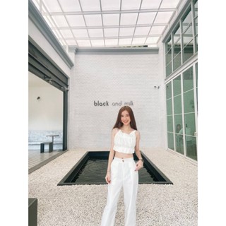 ชุดเซตเสื้อครอปสายเดี่ยวโชว์หลัง มีเชือกผูกโบว์1เส้น น่ารักกิ้บกิ้ววว  มาพร้อมกางเกงขายาว