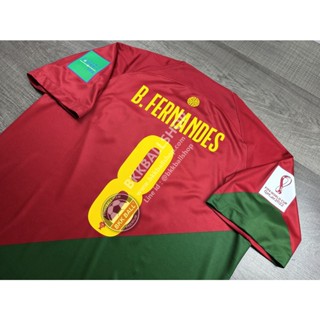 เสื้อฟุตบอล ทีมชาติ Portugal Home โปรตุเกส เหย้า พร้อมเบอร์ชื่อ 8 B.FERNANDES และอาร์มฟุตบอลโลก ปี 2022