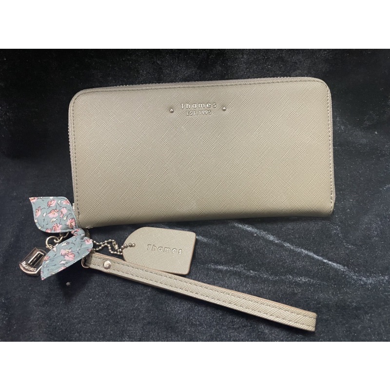 กระเป๋าสตางค์ใบยาว Thames
