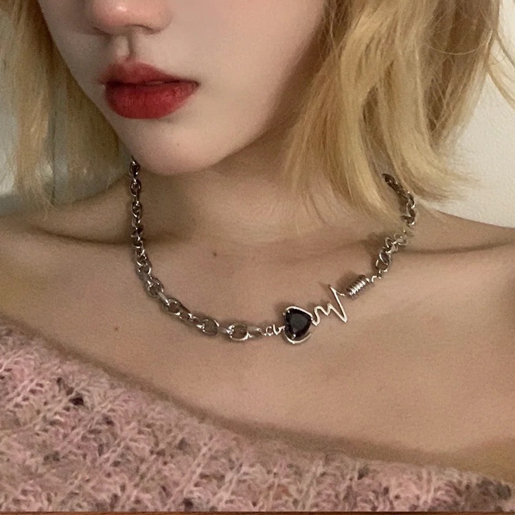 สร้อยคอโลหะ ECG หัวใจเพทายสีดําหญิงแฟชั่น