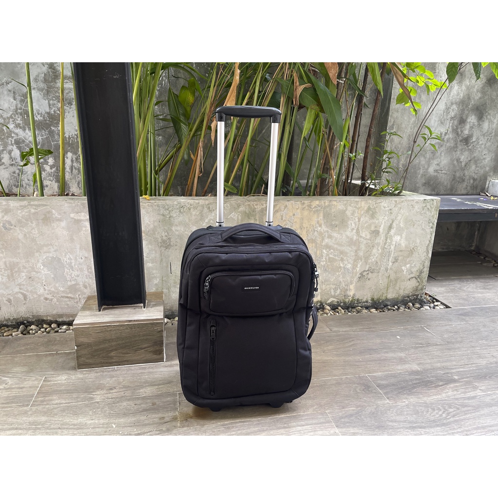 กระเป๋าเดินทางล้อลาก Quiksilver รุ่น Horizon 32L Wheeled Cabin Case ขนาด 32 ลิตร สีดํา มือ 2 พร้อมส่ง