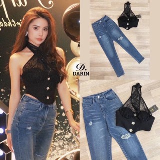 เซทเสื้อครอปผ้าลูกไม้ ช่วงอกงานผ้าเนื้อเงามีฟองน้ำในตัวดีเทลสายไขว้คล้องคอ งานแต่งกระดุม