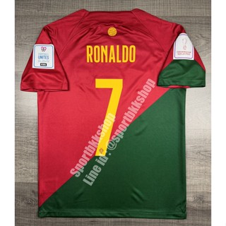 เสื้อฟุตบอล ทีมชาติ Portugal Home โปรตุเกส เหย้า พร้อมเบอร์ชื่อ 8 B.FERNANDES , 7 RONALDO  และอาร์มฟุตบอลโลก ปี 2022