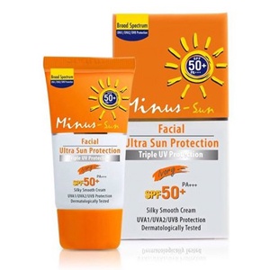Minus-Sun Facial Ultra Sun Protection SPF50+/PA+++Ivory ไมนัส ครีมกันแดด บางเบา เกลี่ยง่าย สีเนื้อ ขนาด 4 กรัม 21146