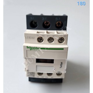 แมกเนติก Magnetic contactor  model LC1D32M7 220VAC(LTA00180)