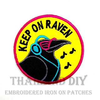 ตัวรีดติดเสื้อ งานปัก นกเรเวน อีกา กา ลายการ์ตูน สัตว์ คำตลก Funny Raven animal joke Patch WOP DIY ตัวรีด อาร์มติดเสื้อ