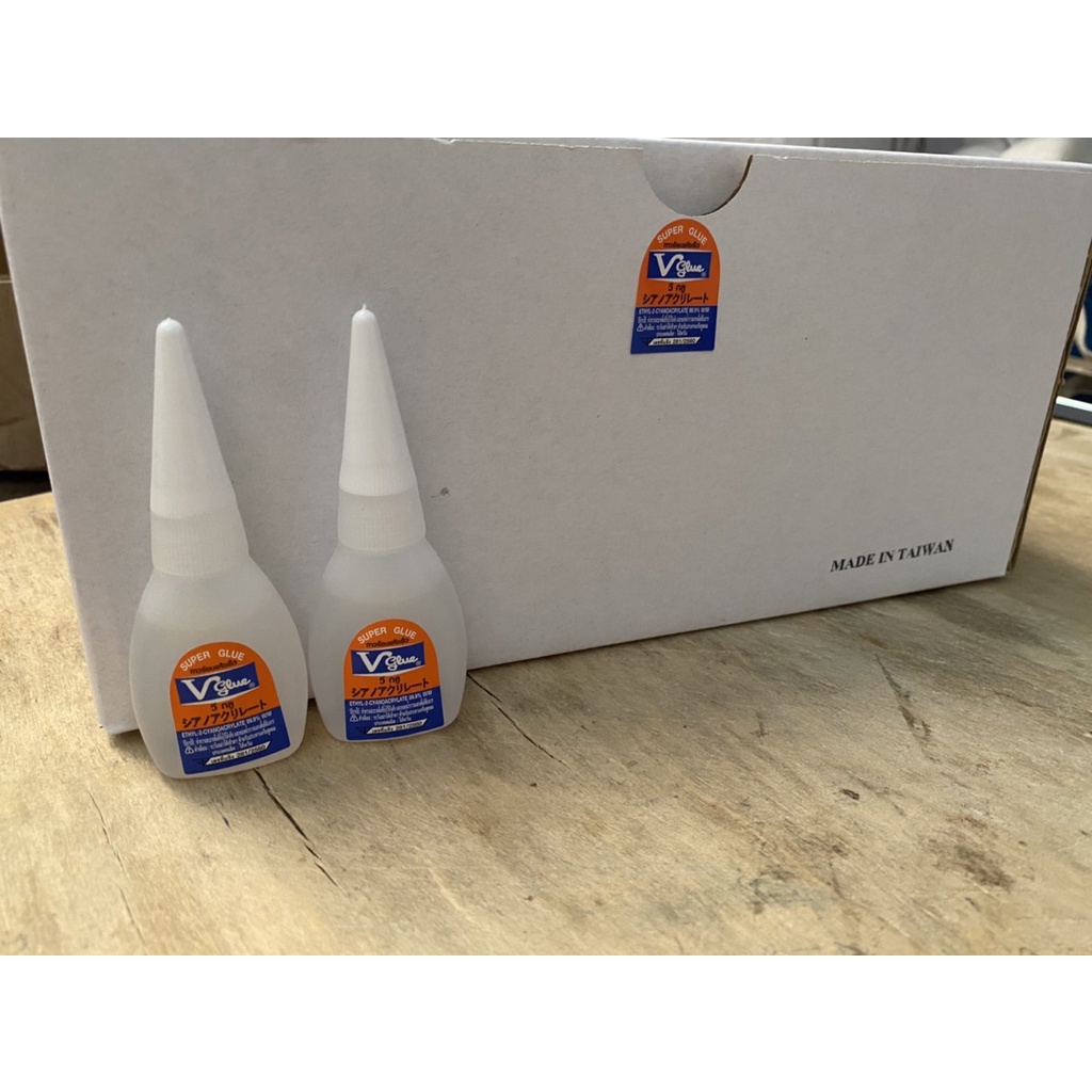 กาวร้อนยี่ห้อV-Glue วีกลู 15 กรัม 50 ขวด งานป้ายไวนิล งานไม้