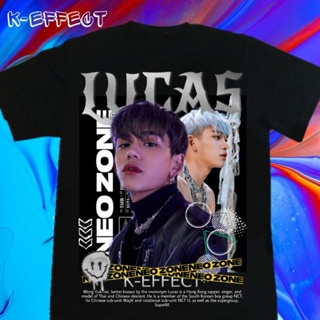 เสื้อยืดแฟชั่น Kaos Kpop NCT WAYV LUCAS Unisex โดย K-EFFECTStreetwear ผู้ชาย T เสื้อผู้หญิง