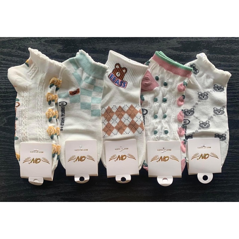 ถุงเท้าน่ารัก set 5 คู่ 60 บาท