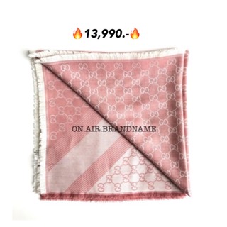 New gucci scarf 140x140 cm. ผ้าพันคอ ชมพู สีน่ารักมาก