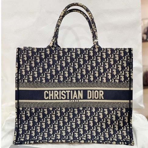 Dior กระเป๋าดิออ กระเป๋าถือ ทรง ซื้อของ book tote ผ้าทอ พิมพ์ลายแบรนด์ กระเป๋าแฟชั่น กระเป๋าแบรนด์เนม
