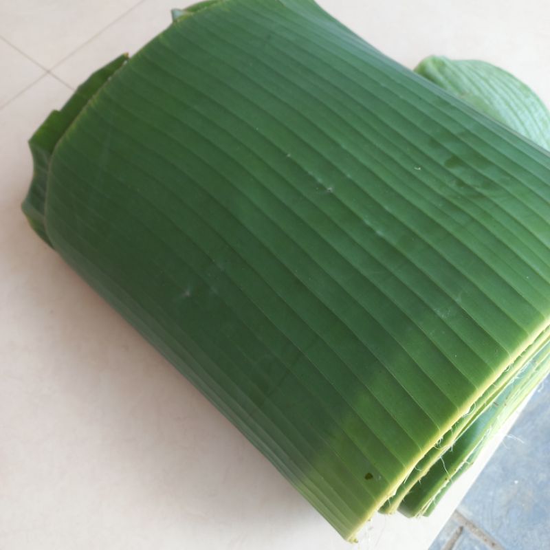 จัดส่งชุดละครึ่งกิโลกรัม(500กรัม)25 บาท ใบตองกล้วยน้ำว้าไร้สารพิษ คัดเฉพาะใบสวยส่ง