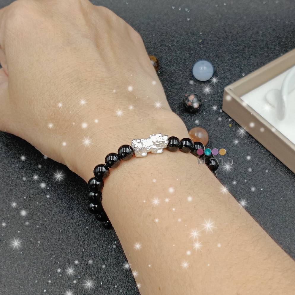 (พราว) ปี่เซียะเงินแท้+โอนิกซ์ (Onyx) ขนาด 6 มม. พลังแห่งการรู้อนาคต และดึงดูดโชคลาภ ผ่านพิธีบรรจุพุทธคุณเรียบร้อยแล้ว