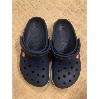 รองเท้าลำลองcrocs มือ2