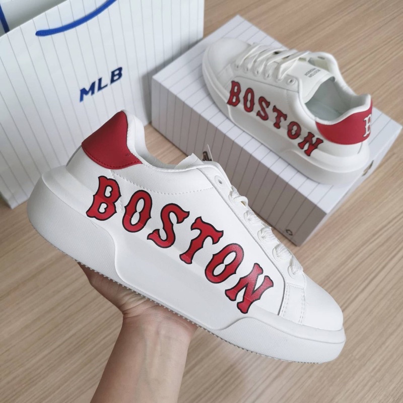 พร้อมส่ง MLB Chunky Classic Heel รองเท้าสีขาว Logo Boston สีแดง 🤍️❤️