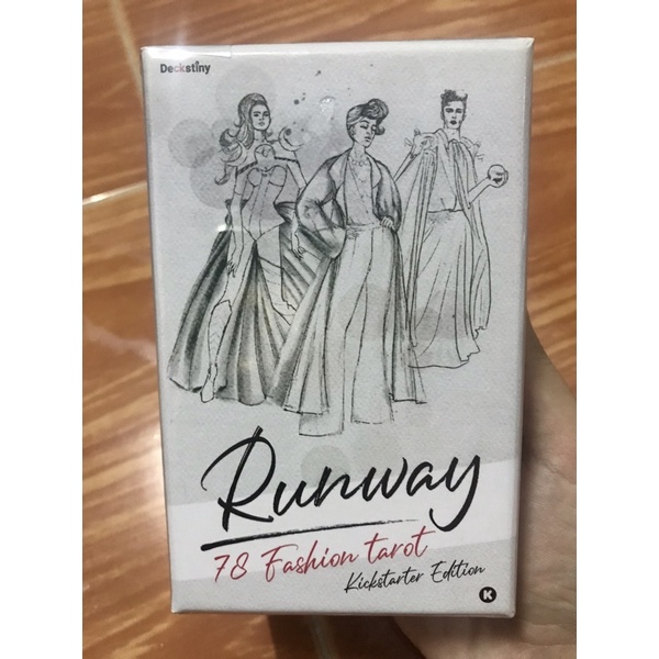 Runway Tarot ไพ่ทาโรต์แท้ มือหนึ่งในซีล มีสำรับเดียวเท่านั้นค่ะ