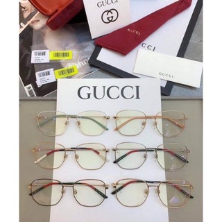 แว่นตา gucci พร้อมกล่องแบรนด์ตามภาพ