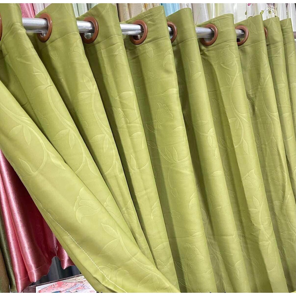 แนะนำ ผ้าม่าน ผ้าม่าน ลายดอกทิวลิป กันแสง80-98%มีหลายสี เป็นงานสำเร็จรูปเจาะตาไก่เรียบร้อยพร้อมใช้งาน ราคาพิเศษ มีเก็บเงินปลายทาง