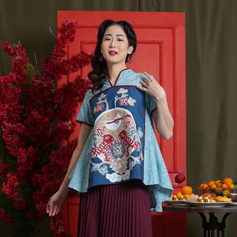 NONA RARA - Orchida Tulis CNY T1962 เสื้อเชิ้ตผ้าบาติกลําลองทันสมัย