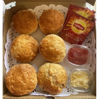 English scone box set อิงลิช สโคน 6 ชิ้น แยม บัตเตอร์ครีม ชา เนยสดแท้ ทำสดใหม่ทุกวัน