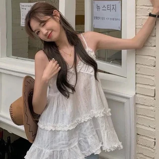 พร้อมส่งร้านในไทย เสื้อสายเดี่ยวที่ใส่แมทซ์กับอะไรก็สวย เสื้อสายเดี่ยวสีพื้น ดีเทลตกแต่งชายระบาย มีเก็บปลายทาง