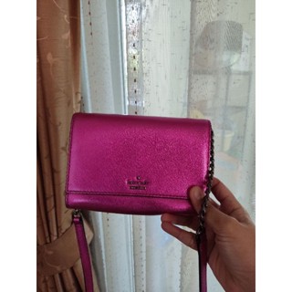 Kate Spade Cross body ใช้แทนกระเป๋าสตางค์สีชมพูบานฉ่ำ สายโซ่อะไหล่รมดำผสมหนัง