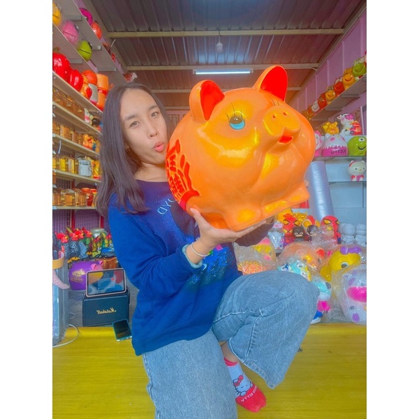 กระปุกออมสินหมูทอง ปูนปลาสเตอร์ เพ้นท์มือ ขนาดใหญ่ที่สุด 3XL | งานแฮนด์เมด หรูหรา สีทองมงคล - รูปที่ 2