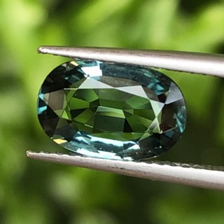 พลอย สปิเนล Spinel 1.90 กะรัต (Cts.) VVS พลอยแท้ อัญมณีมงคลประจําวันเกิด เครื่องประดับพลอย