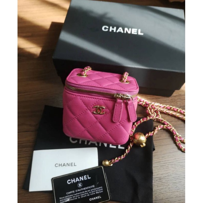 Used Chanel mini vanity cube pearl crush สี DarkPink  งานเกรดดีที่สุด กระเป๋าแบรนด์เนมมือสอง