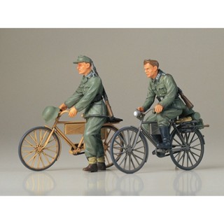 35240 1/35 GERMAN SOLDIERS WITH BICYCLES