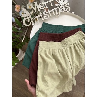 Puffy short pants - กางเกงขาสั้นผ้าลูกฟูกริ้วเล็ก มีกระเป๋าสองข้าง