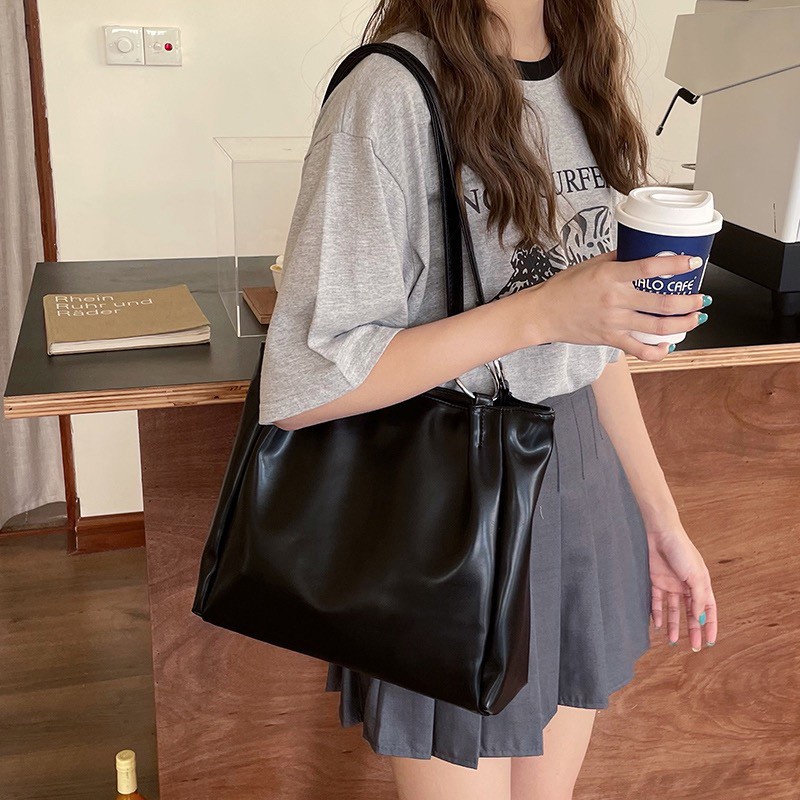 กระเป๋าสะพายข้างงานเกาหลี หนังเงาสวย ความจุสูง กระเป๋าผู้หญิง