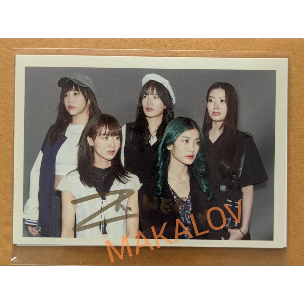 วี Wee BNK48 Postcard พร้อม ลายเซ็น  INDY CAMP FESTIVAL CONCERT CGM48 BNK48