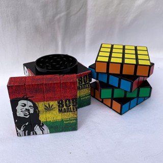 เครื่องบดโลหะ 4 ชั้น รูปทรงรูบิค ลาย Bob Marley บ๊อบมาเล่ย์