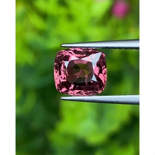 พลอย สปิเนล (Spinel) 2.33 กะรัต (Cts.) ดิบ (Unheated) พลอยแท้ อัญมณีมงคลประจําวันเกิด เครื่องประดับพลอย