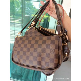 Louis Vuitton pochette damier used bag like new good condition good price