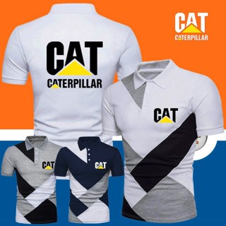 ใหม่ เสื้อยืดลําลอง แขนสั้น คอปก พิมพ์ลายโลโก้ Caterpillar สําหรับผู้ชาย