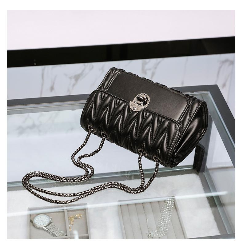 Premium  Luxury Bags กระเป๋าสะพายข้าง วัสดุหนังPU งามพรีเมี่ยม  สายสะพายโซ่สีทอง-6635