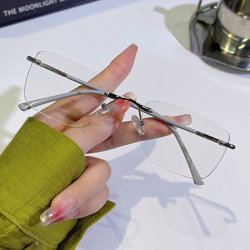 【-0°~-500°】แว่นตาสายตาสั้น ป้องกันแสงสีฟ้า เบาพิเศษ ใส่สบาย ป้องกันความเมื่อยล้า สําหรับผู้ชาย และผู้หญิง