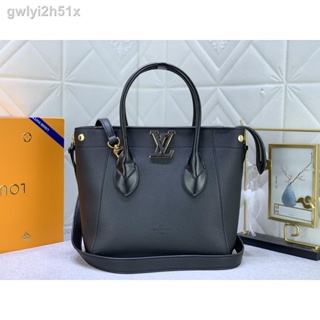 ✽♝✱[Ready stocks] L **** v leather handbag tote bag fashion ladies bag