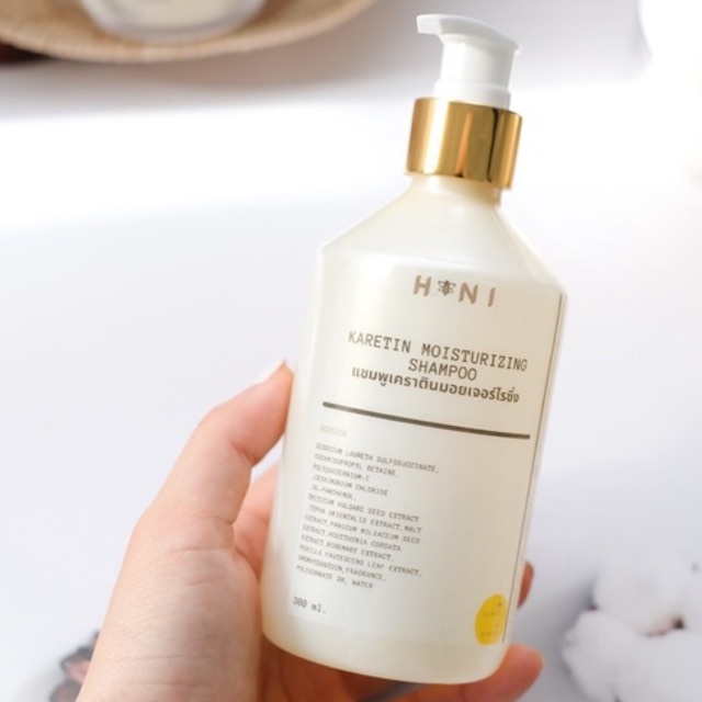 แชมพูโฮนิคราตินมอยเจอร์ไรซิ่ง KARETIN MOISTURIZING SHAMPOO