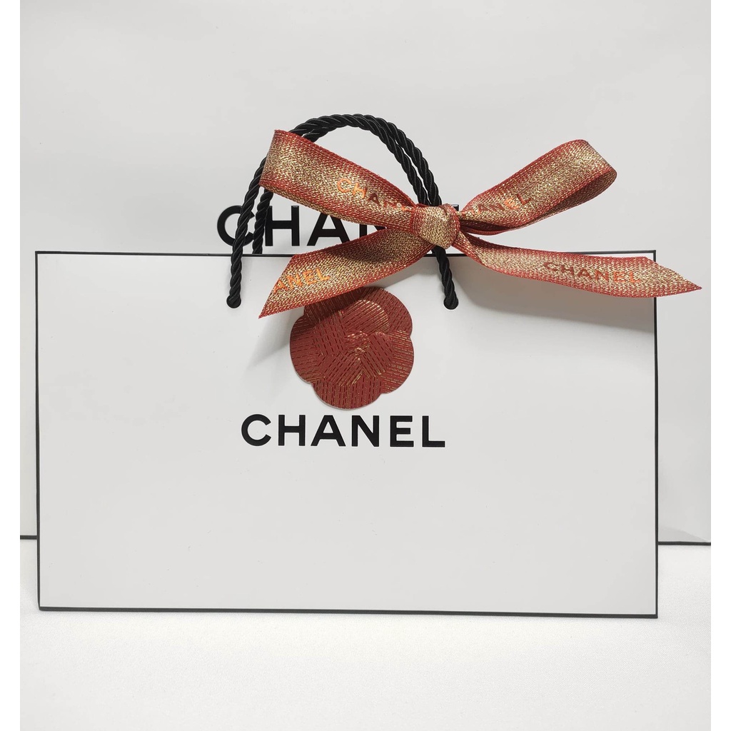 Chanel ถุงของขวัญชาแนลของแท้💯 Chanel ถุงกระดาษ Chanel Bag Chanel Pouch Chanel Cosmetic Bag Chanel กระเป๋าเครื่องสำอาง