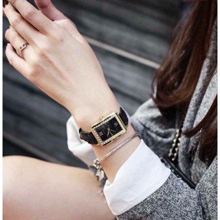 😘นาฬิกาข้อมือสีดำ สวยงามหน้าปัดสีทอง ประดับคริสตัลสวยมาก😘NEW Guess Black And Gold-Tone Rectangle Leather Watch for Women