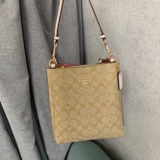 Coach  Mollie Bucket Bag 22