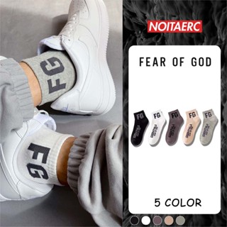 ESSENTIALS FEAR OF GOD ถุงเท้า  FOG Fg 5 สี INS ถุงเท้าผ้าฝ้ายระบายอากาศฤดูใบไม้ผลิ  ถุงเท้ายาว ผู้ชายและผู้หญิง แฟชั่น กีฬา ถุงเท้าผ้าฝ้าย